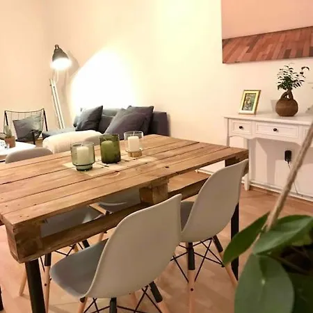 3 Zimmer-wohnung Mit Balkon Und Garage Lejlighed