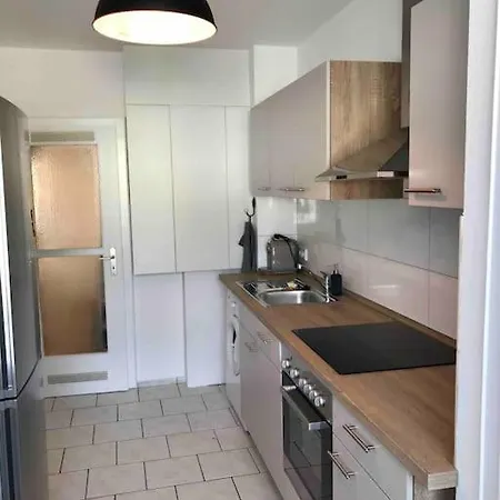 Lejlighed 3 Zimmer-wohnung Mit Balkon Und Garage *